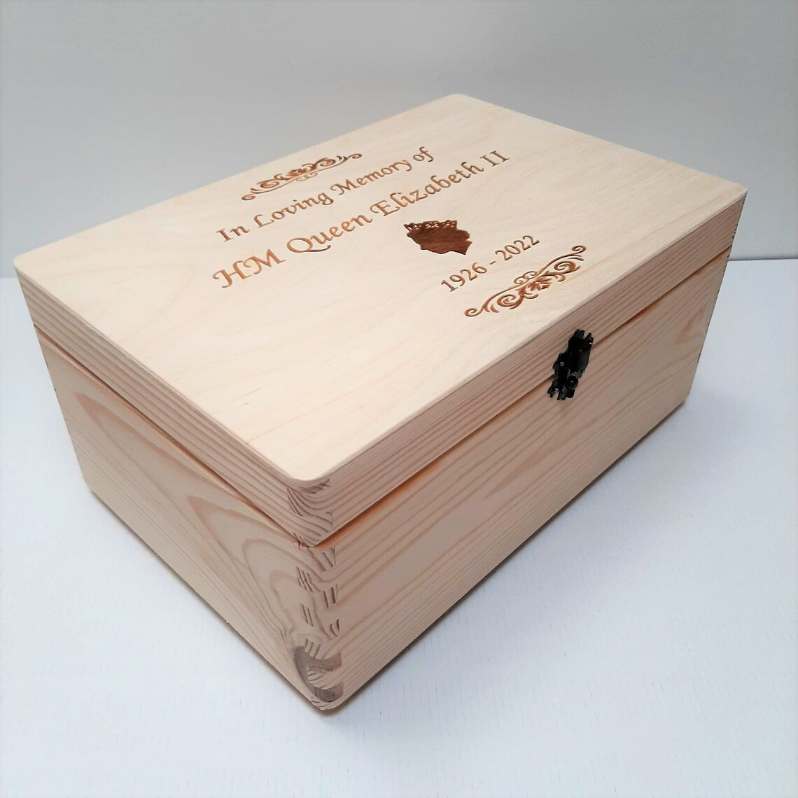 Queen Elizabeth Memorial Wooden Box