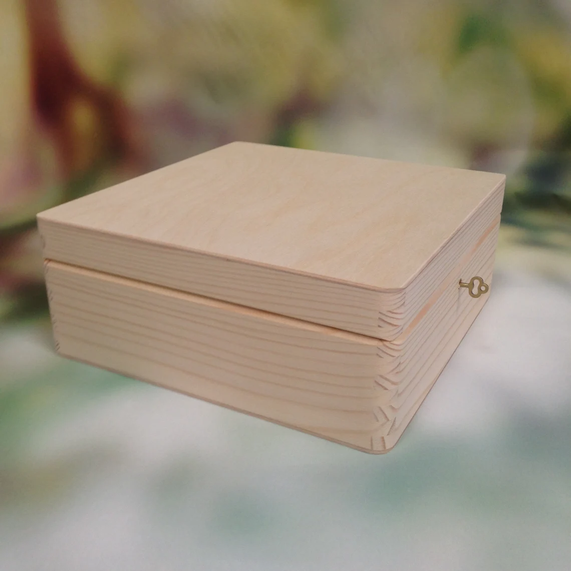 Lockable Natural Wooden Box With Lid - Side View