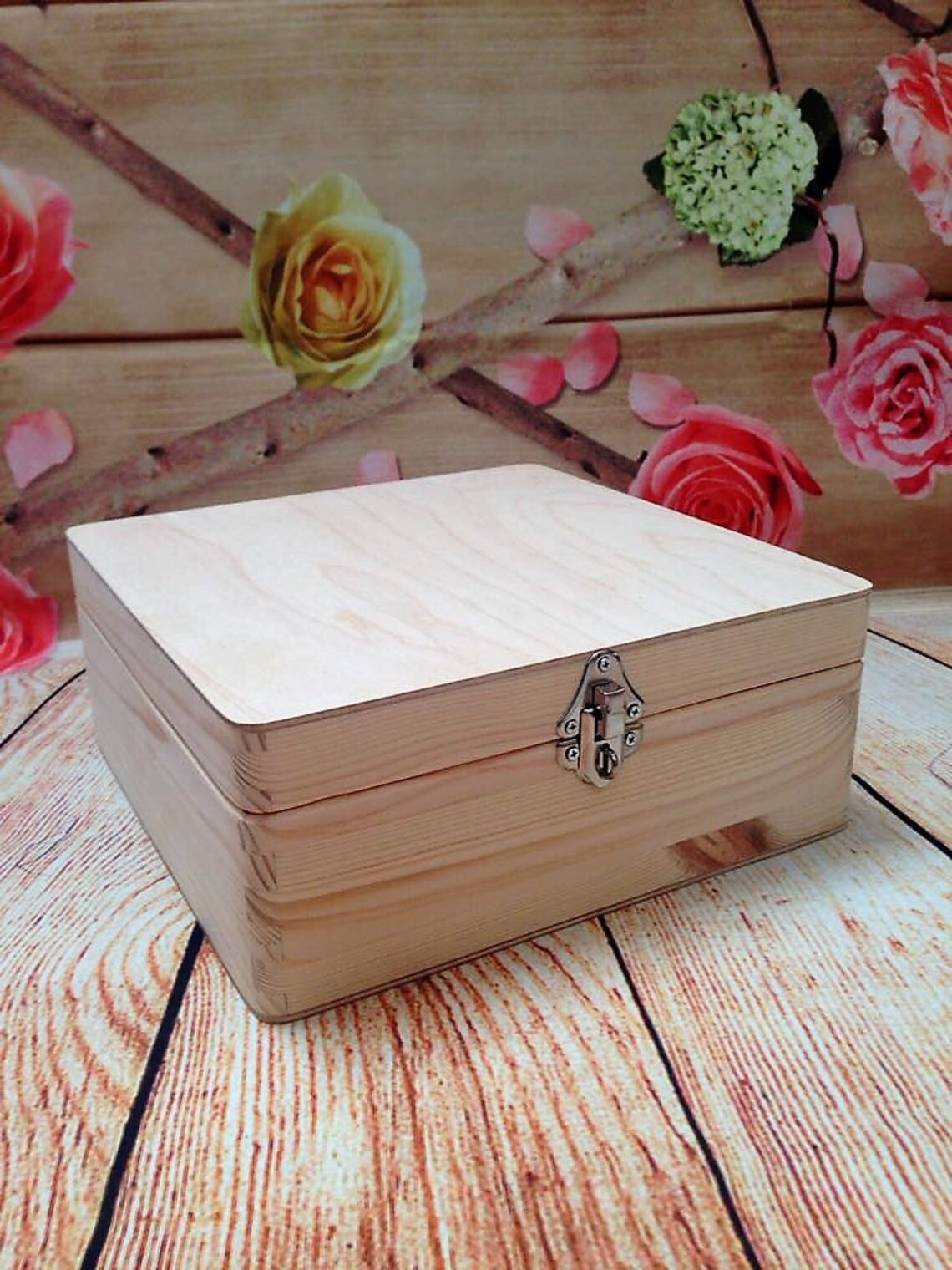 Unpainted Natural Wooden Box with Lid - 25cm x 25cm x 10cm